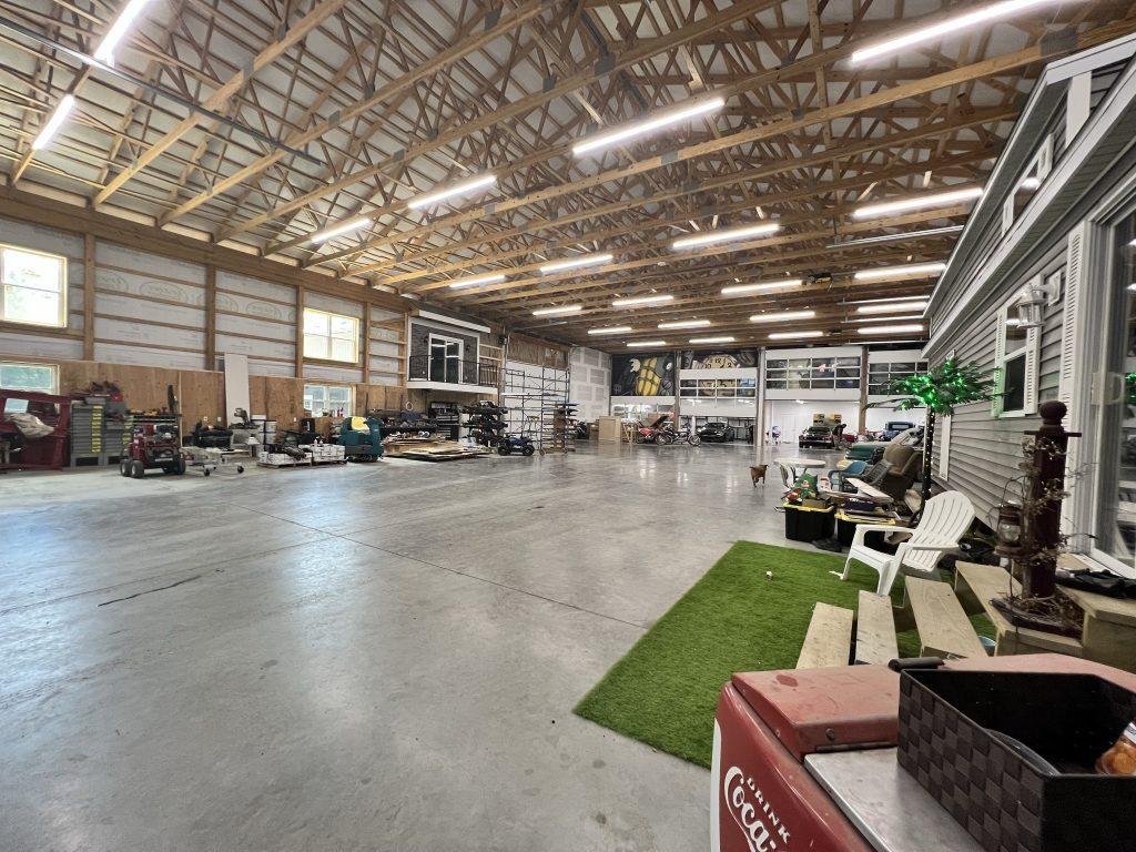 Man Cave Barndominium gallery photo 6