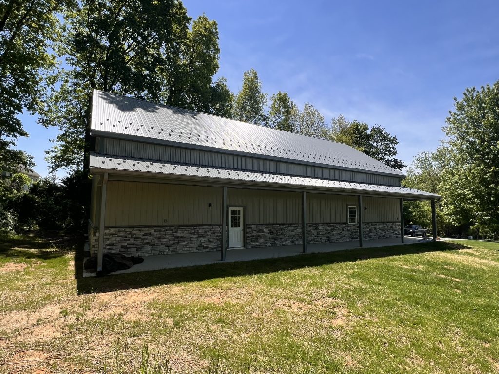 Oversized Hobby Garage gallery photo 8