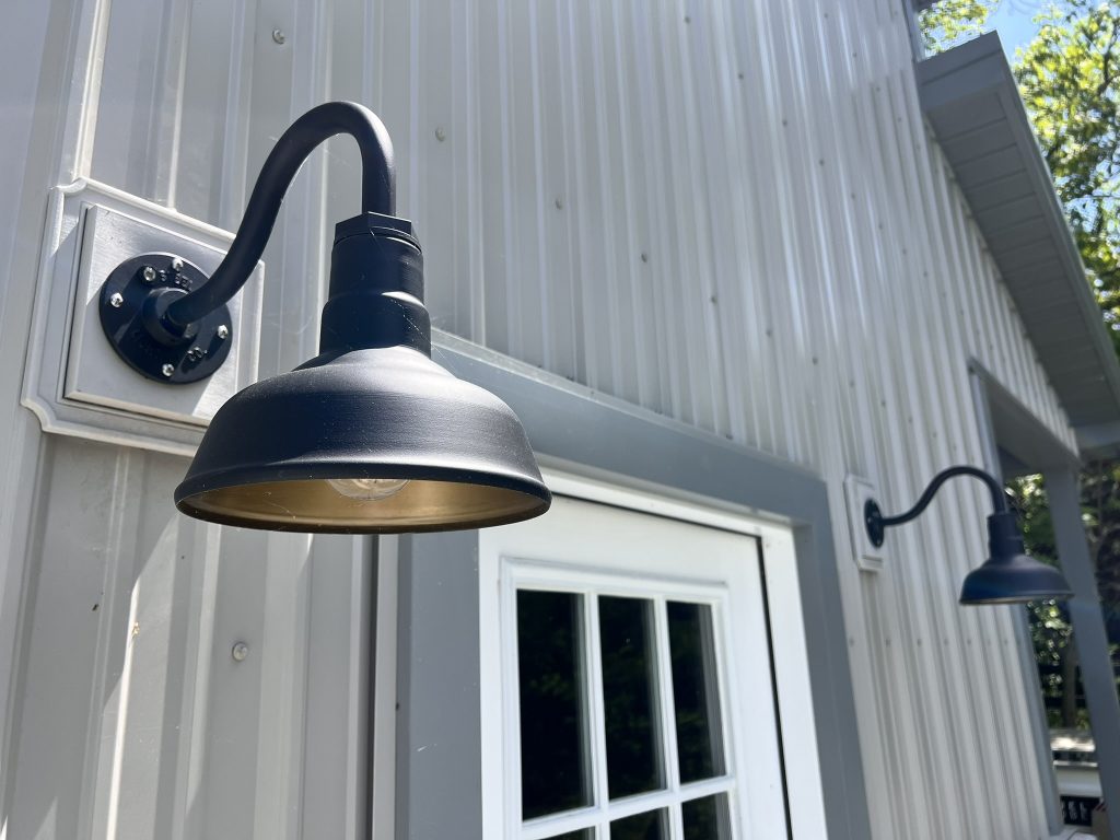 Oversized Hobby Garage gallery photo 11
